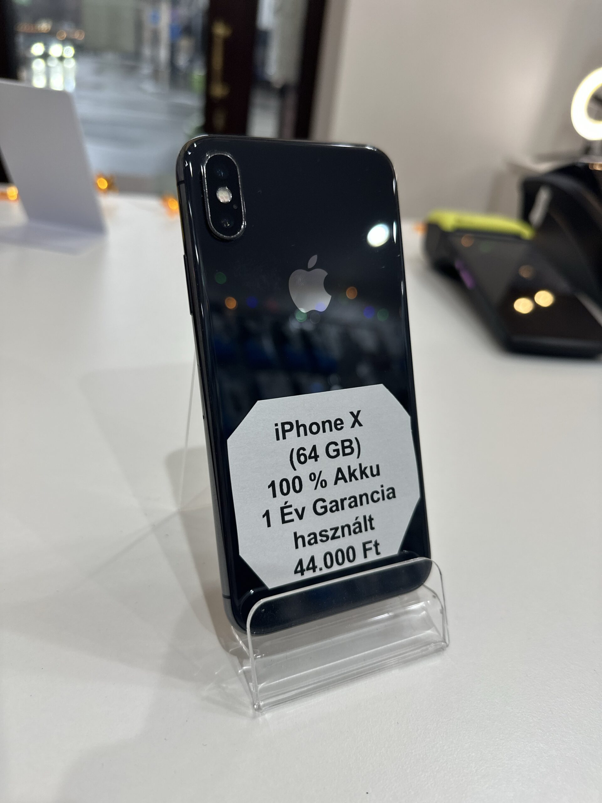iPhone X 64 GB 100 % Akku