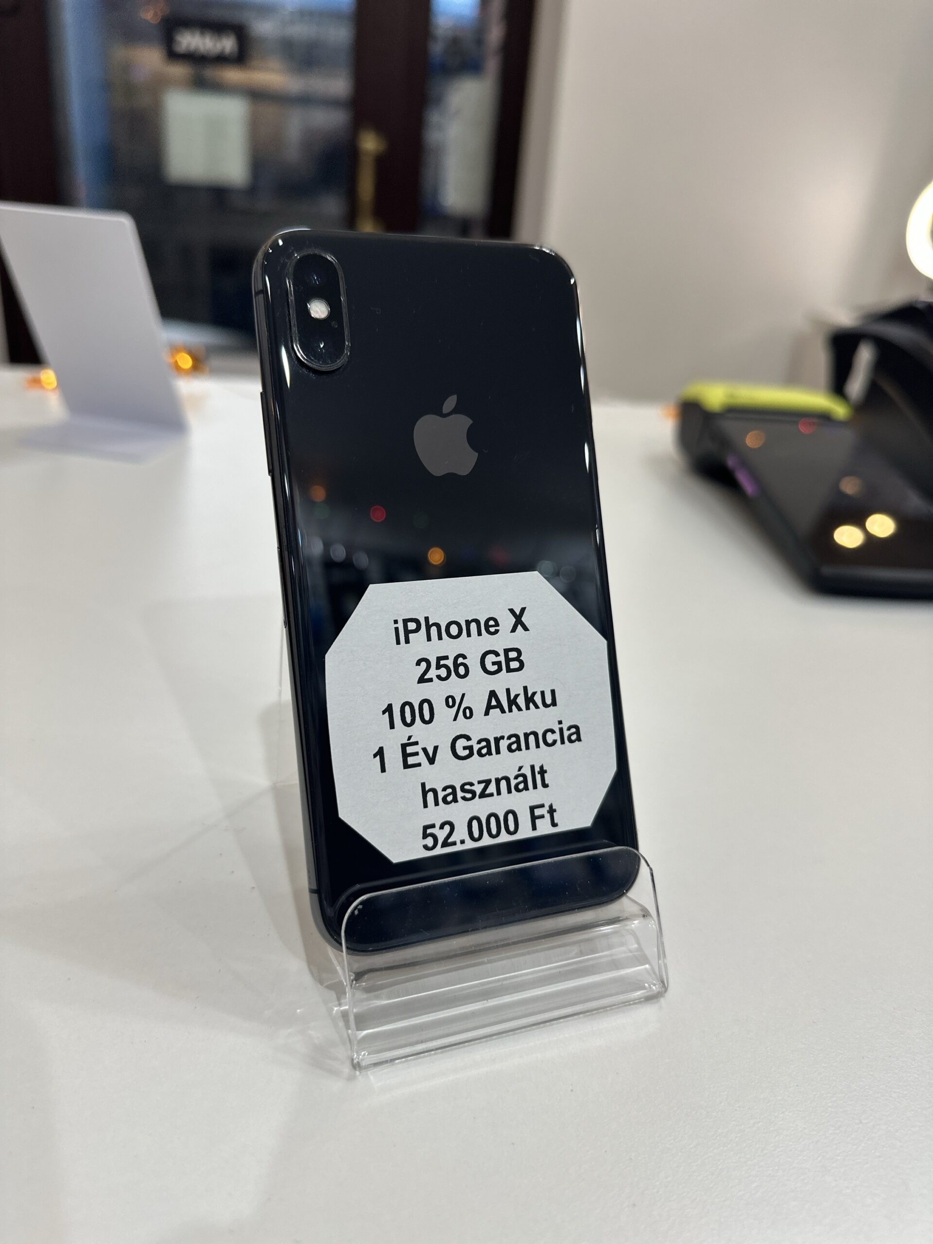 iPhone X 256 GB 100 % Akku